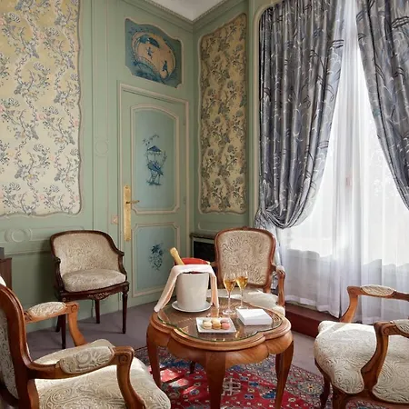 Raphael 5* Paris