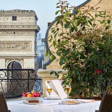 Hotel Raphael