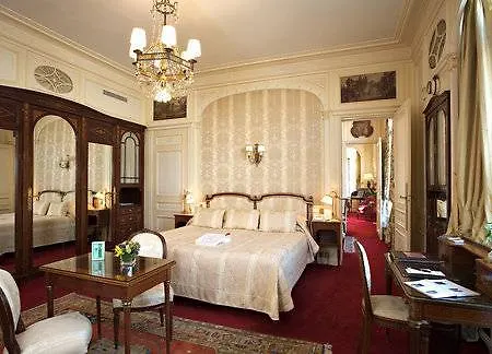 Raphael Hotel Paris