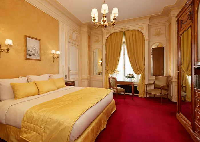 Hotel Raphael