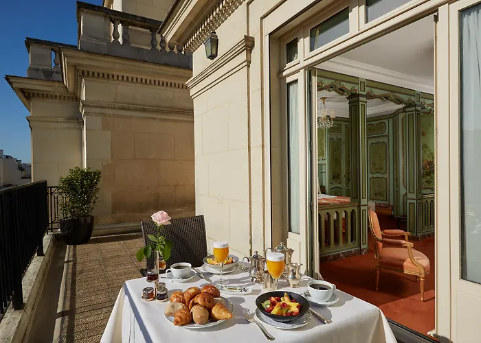 Hotel Raphael