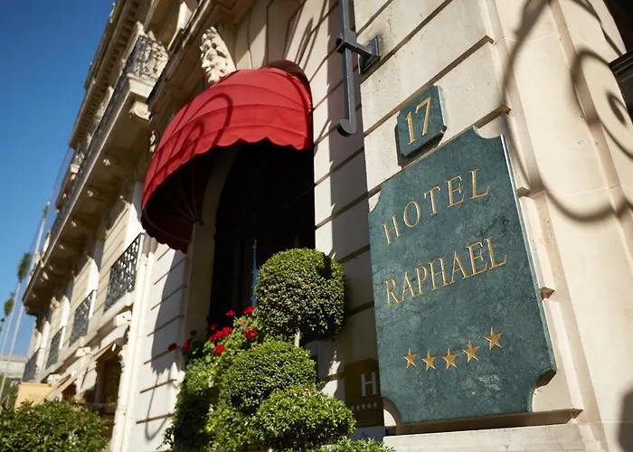Raphael Hotel Paris