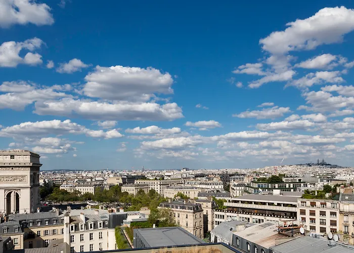 Hotel Raphael