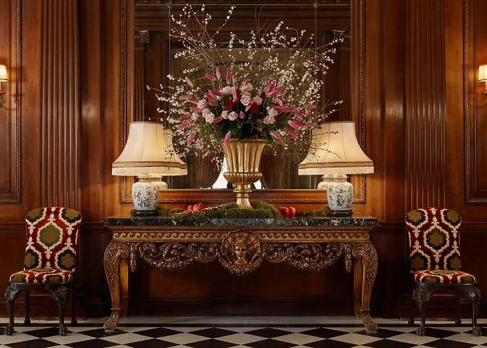 Raphael Hotel