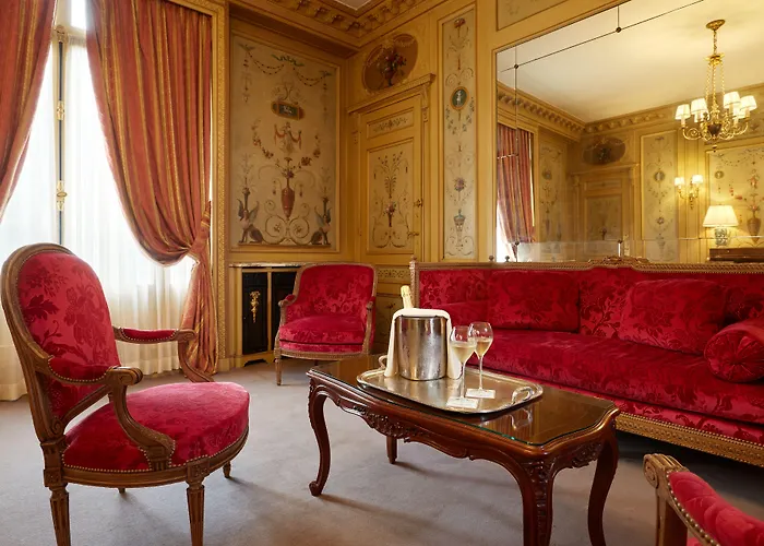 Hotel Raphael