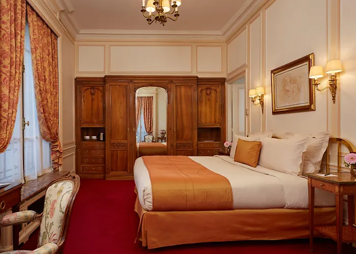 Raphael 5* Paris