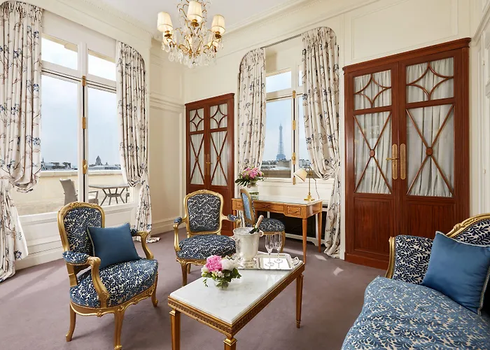 Raphael 5* Paris