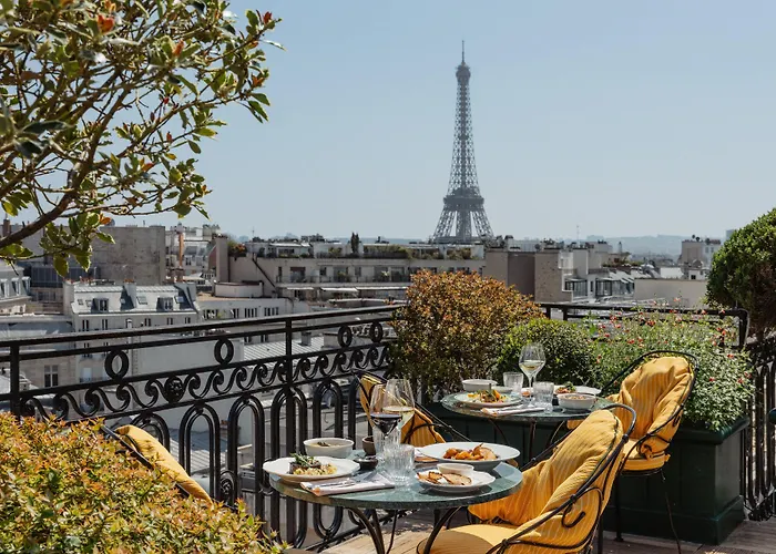 Raphael 5* Paris
